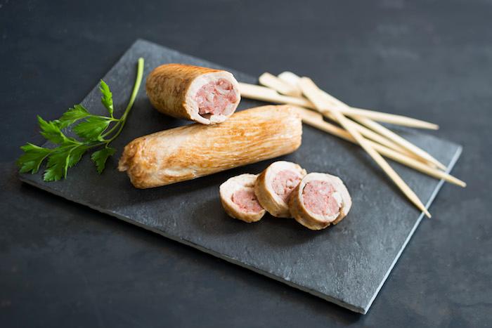 Ballotine de volaille croustillante aux arômes de beurre, ail et abricot