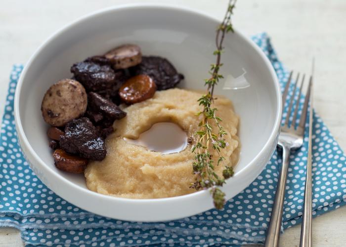 Joues de boeuf bourguignon aux arômes d'ail et chocolat